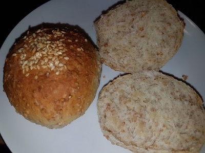 Mini br&oslash;d med fuldkornshvede og Sesam